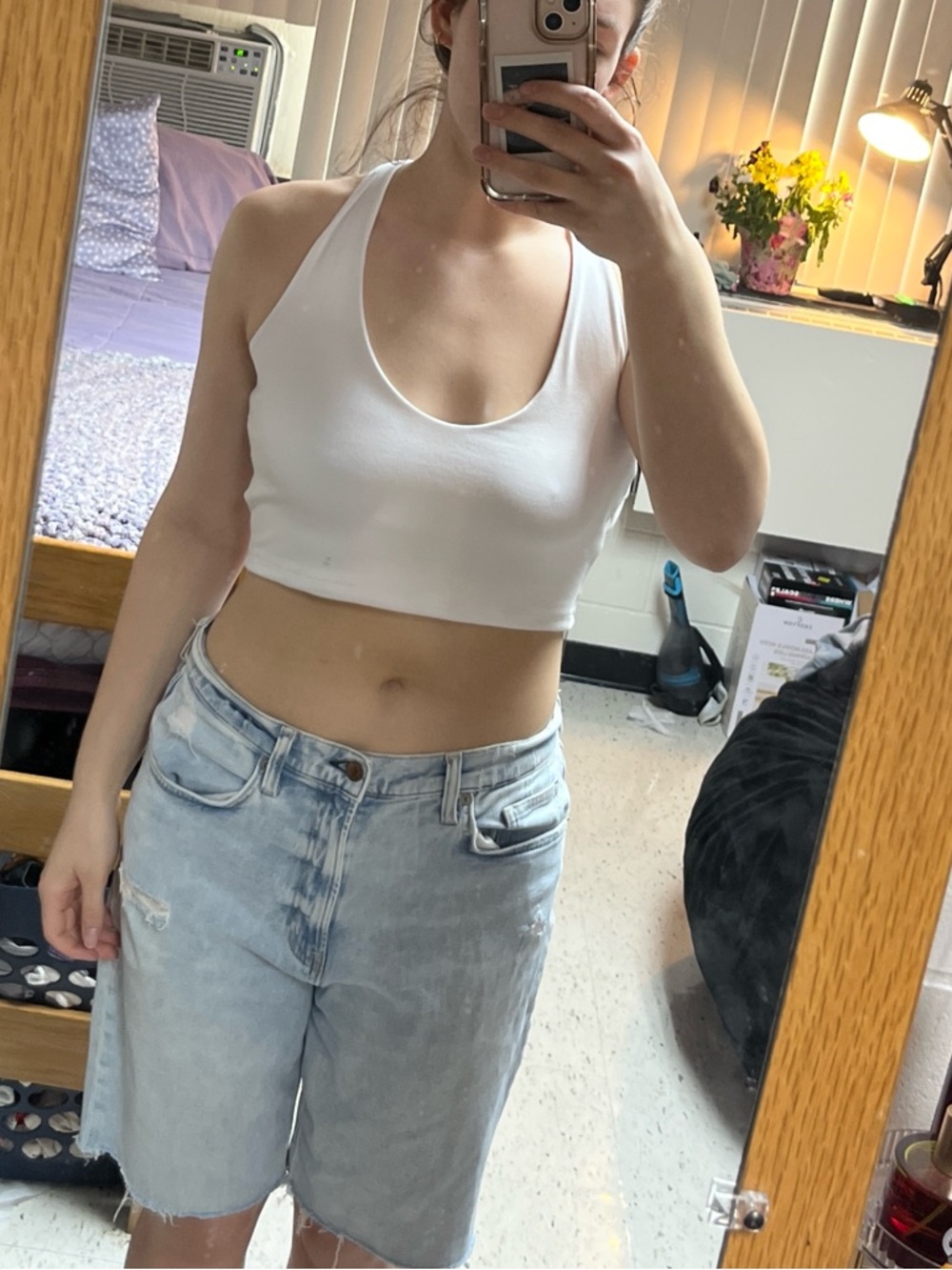 Forever 21 White Scoop-Neck Cropped Tank